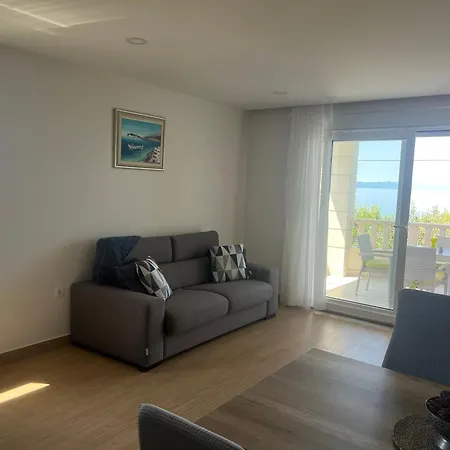 Waterfront Apartments - Tucepi Apartment *
