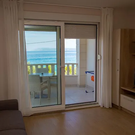 Apartment Waterfront Apartments - Tucepi