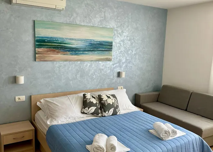 Waterfront Apartments - Tucepi Apartment Tučepi