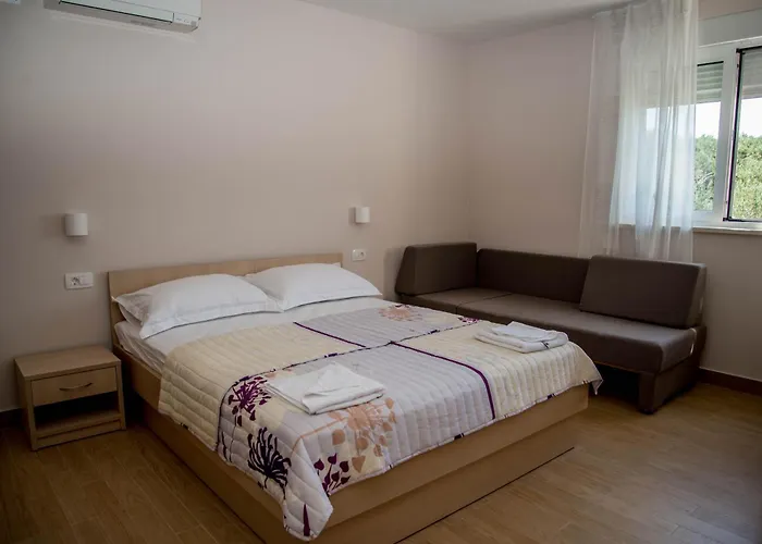 Apartment Waterfront Apartments - Tucepi *