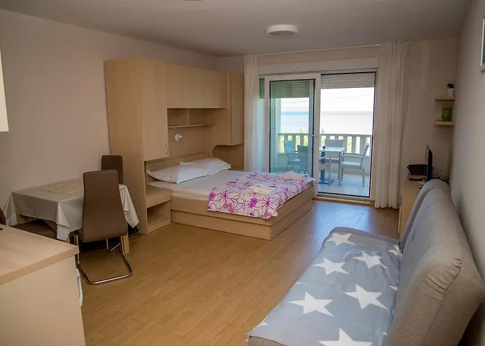 Waterfront Apartments - Tucepi Tučepi