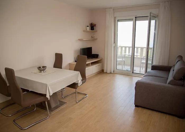 Apartment Waterfront Apartments - Tucepi
