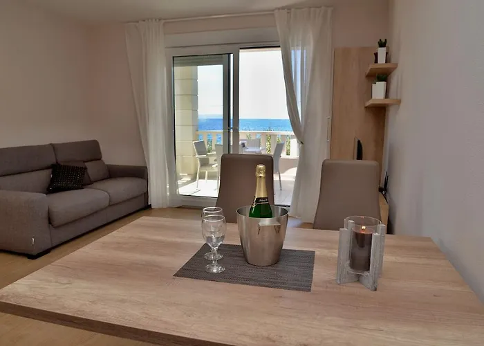 Apartment Waterfront Apartments - Tucepi Tučepi