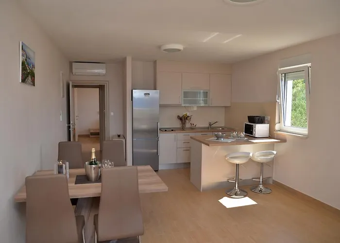Apartment Waterfront Apartments - Tucepi Tučepi